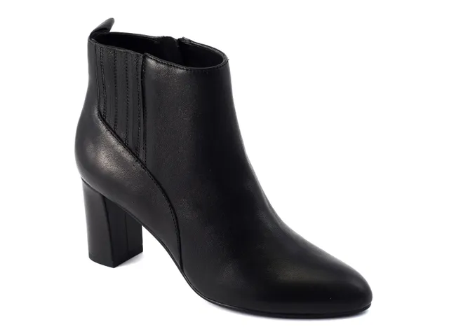 Nine west outlet crimson booties