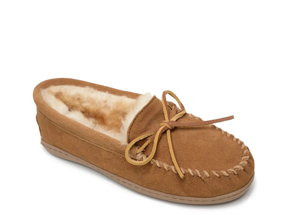 Minnetonka sheepskin store hardsole moc