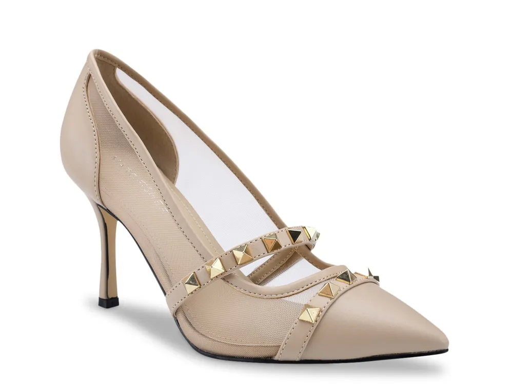 Beige on sale pumps dsw