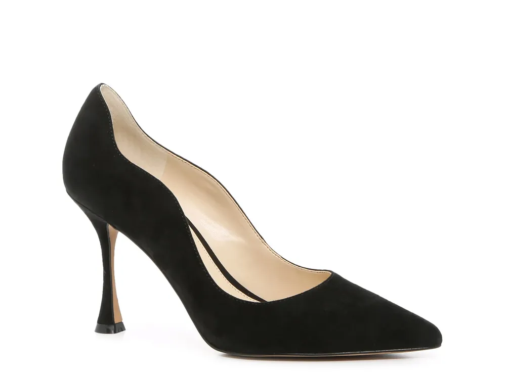 Vince camuto black suede on sale pumps