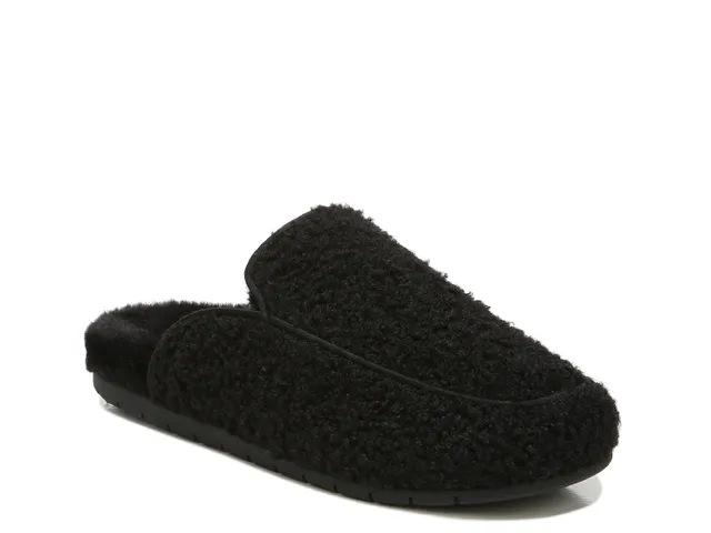 Dsw 2024 fuzzy slippers