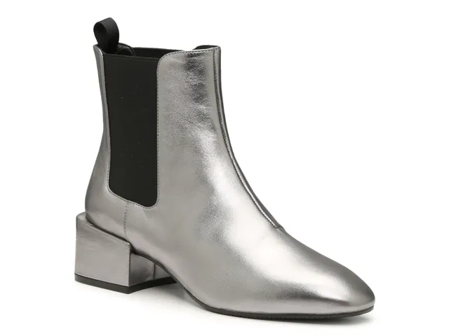 Stuart weitzman boots sales dsw