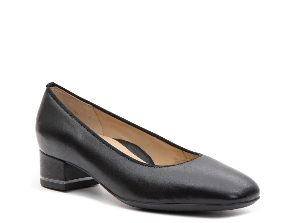 Dsw black best sale block heel pumps