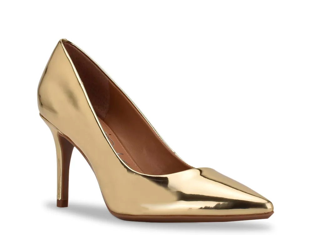 Calvin klein gayle sales pumps gold