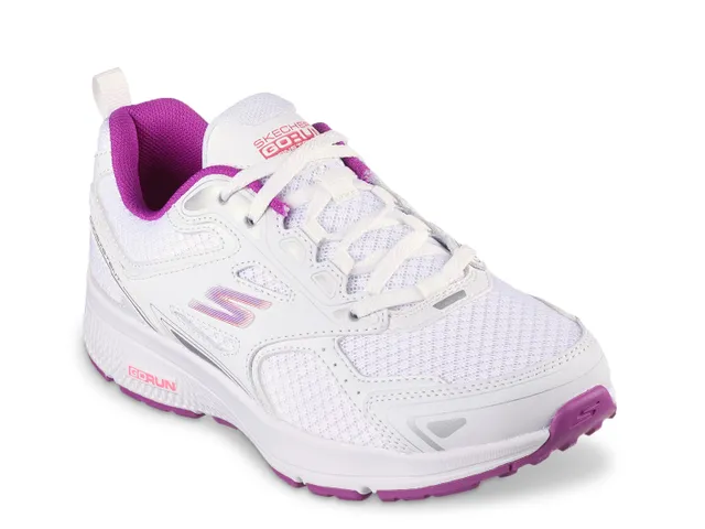 Skechers white hotsell oaks mall