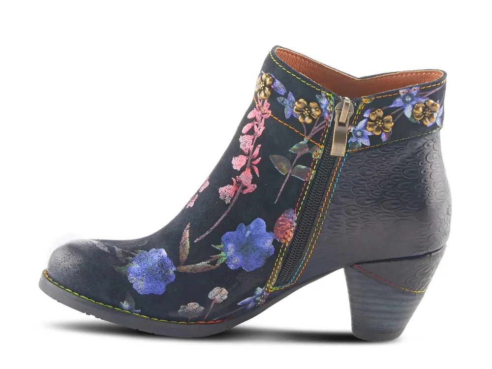 L'Artiste by Spring Step Glorious Bootie | Mall of America®