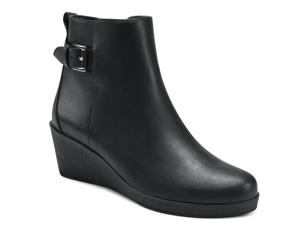 Dsw black hotsell wedge boots