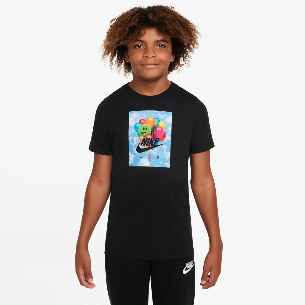 Nike t shirt clearance footlocker