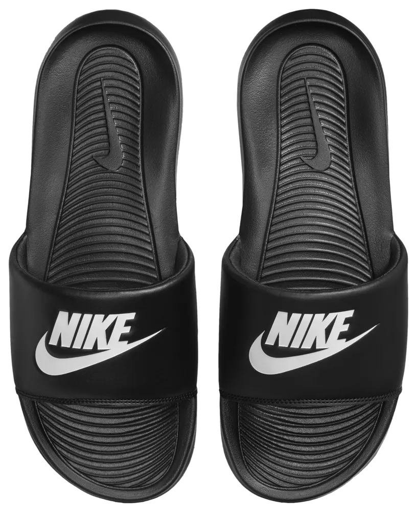 Foot locker nike benassi on sale slides