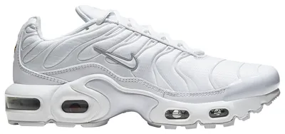 Nike vapormax plus on sale black grade school