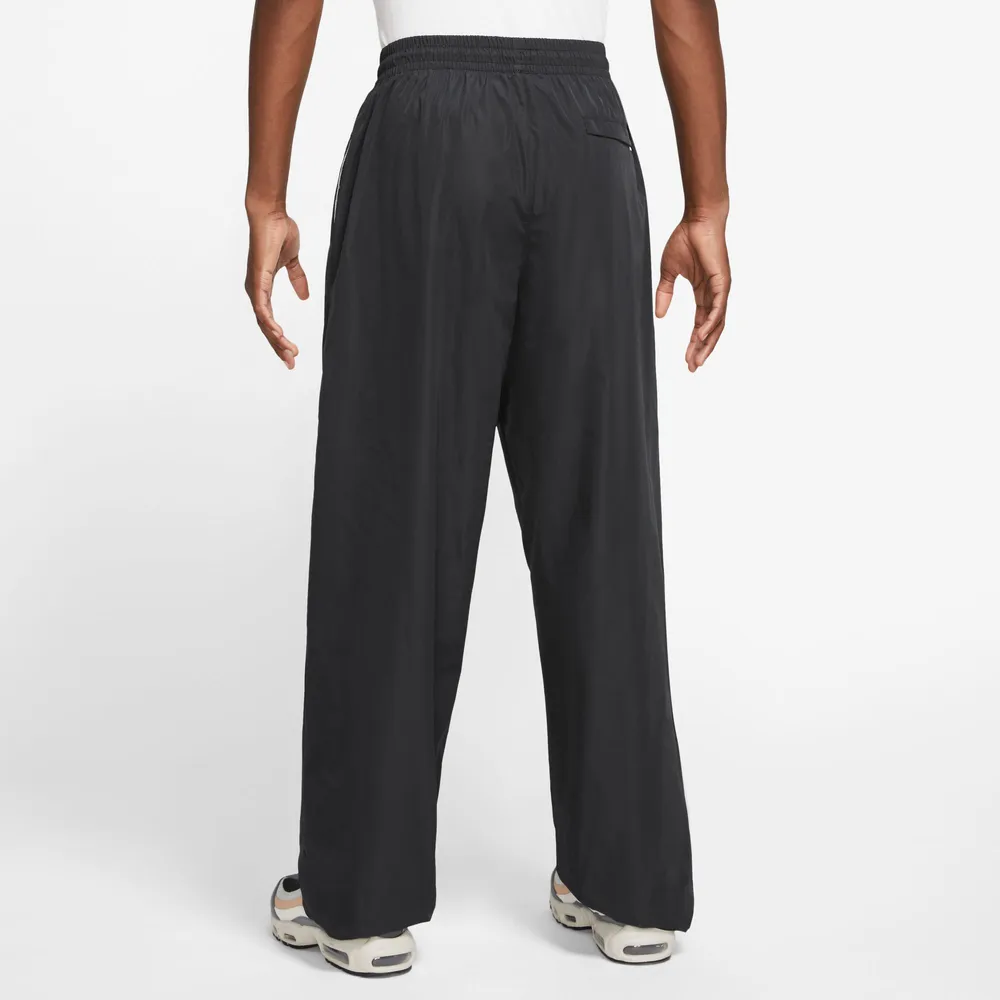 Nike on sale sweatpants footlocker