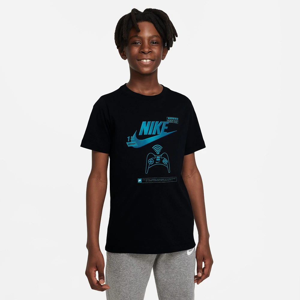 Footlocker nike t shirt best sale