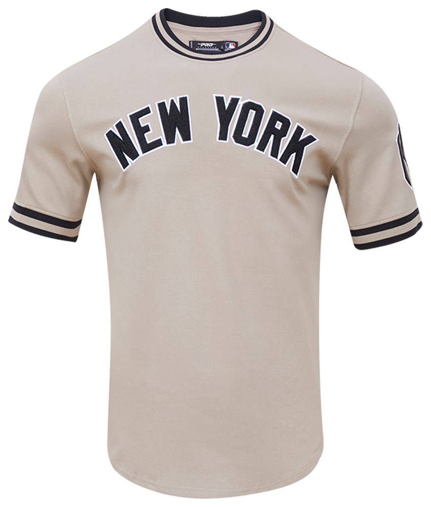 New york yankees outlet t-shirt footlocker