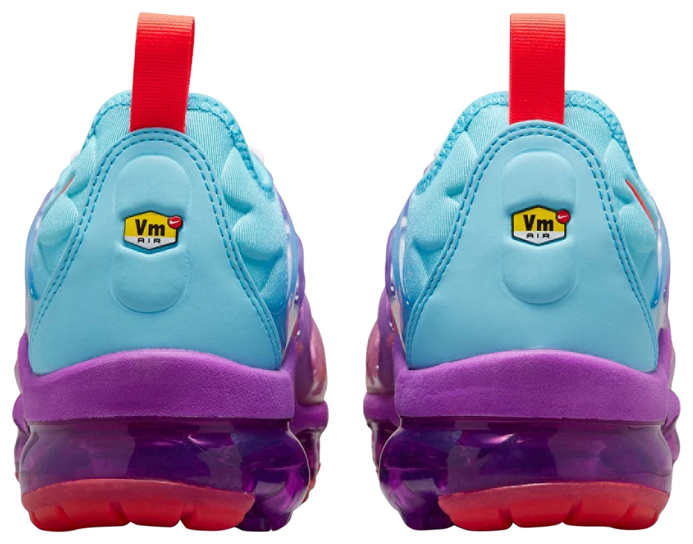 Vapormax plus best sale women's footlocker