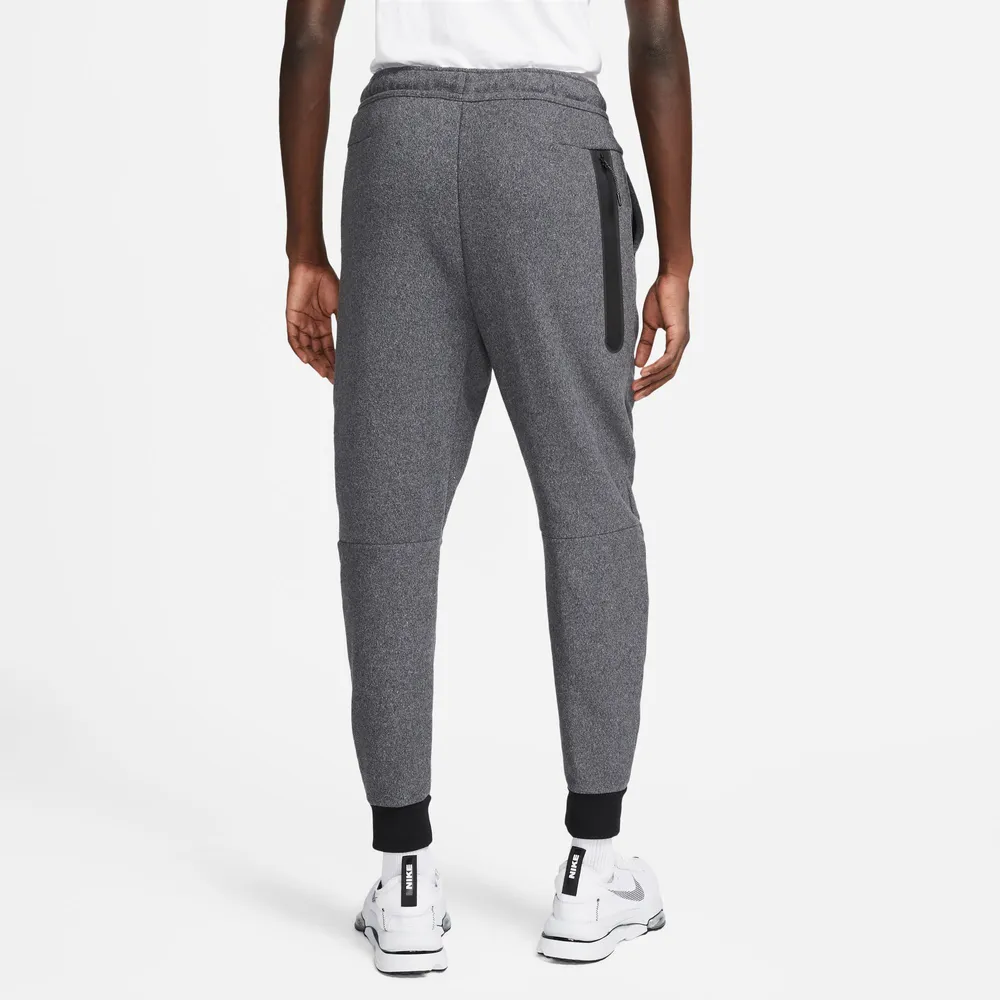 Nike tech fleece discount joggers foot locker