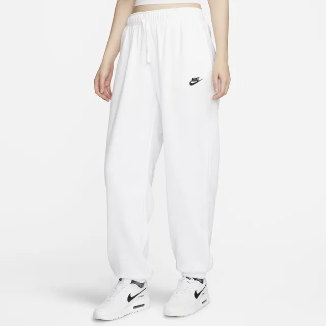 Nike sales sweatpants footlocker