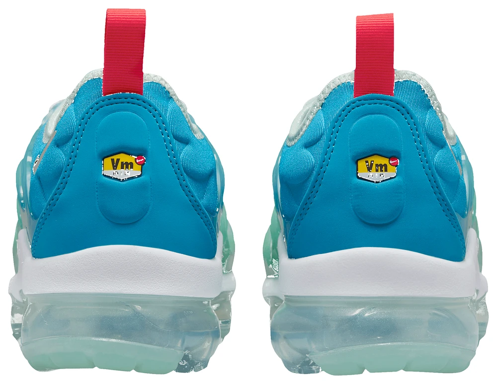 Vapormax plus hot sale women's footlocker