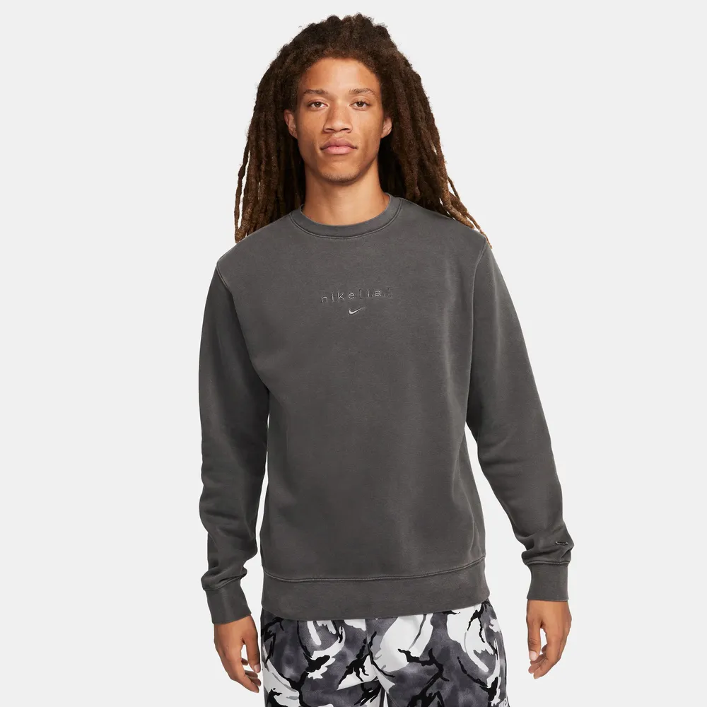 Nike best sale crewneck footlocker