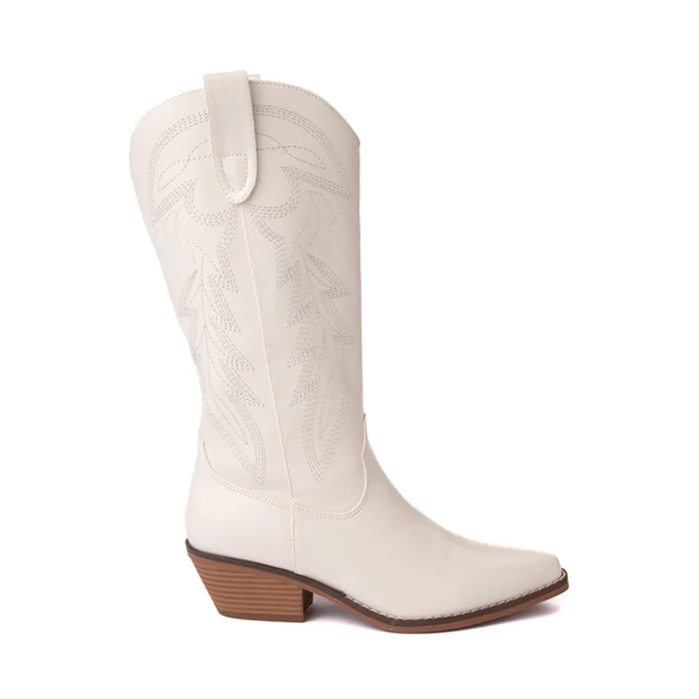 Madden girl 2024 white boots