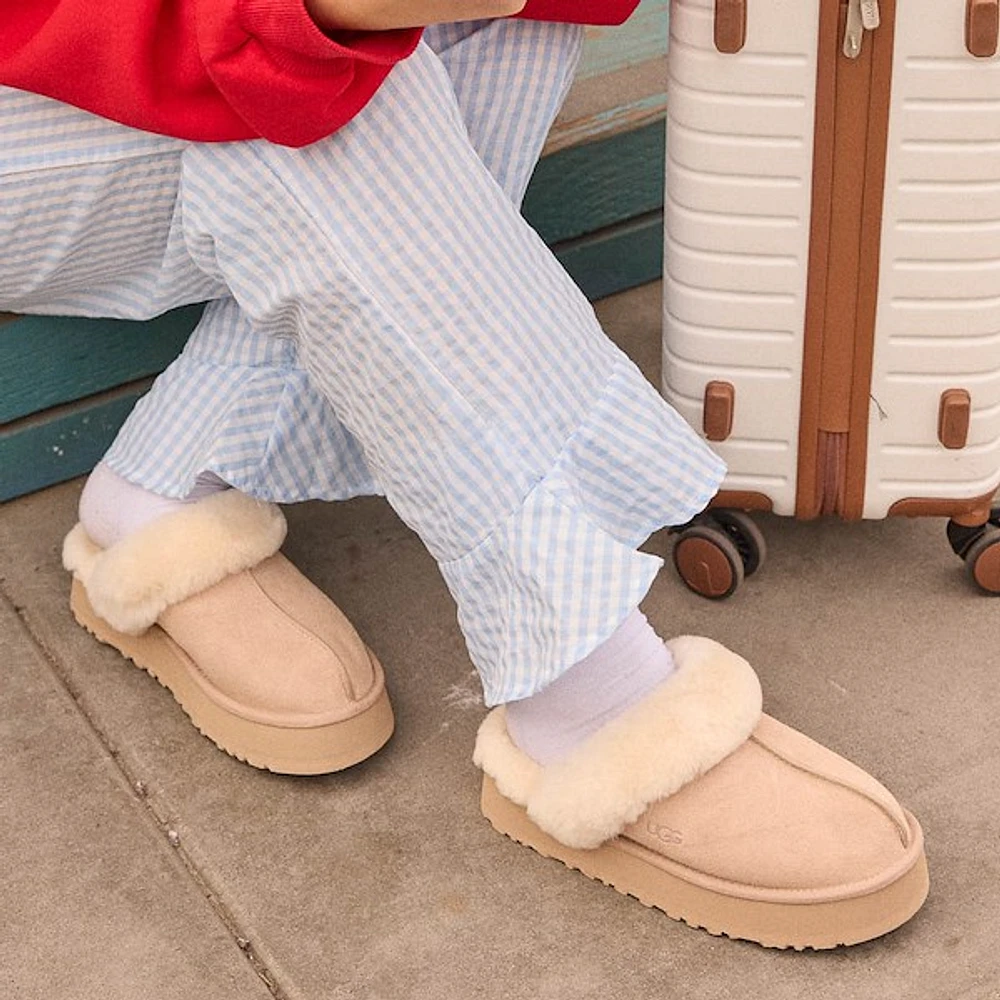 厚底　UGG SAND/ベージュ　Disquette UGG Womens UGG® Disquette Platform Clog - Sand | MainPlace Mall