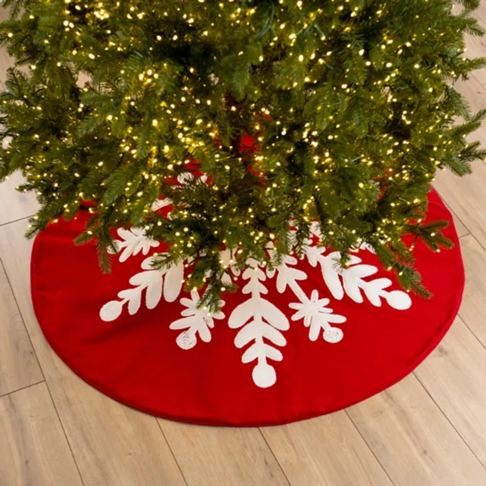 Kirkland's Red and White Snowflake Tree Skirt Hamilton Place