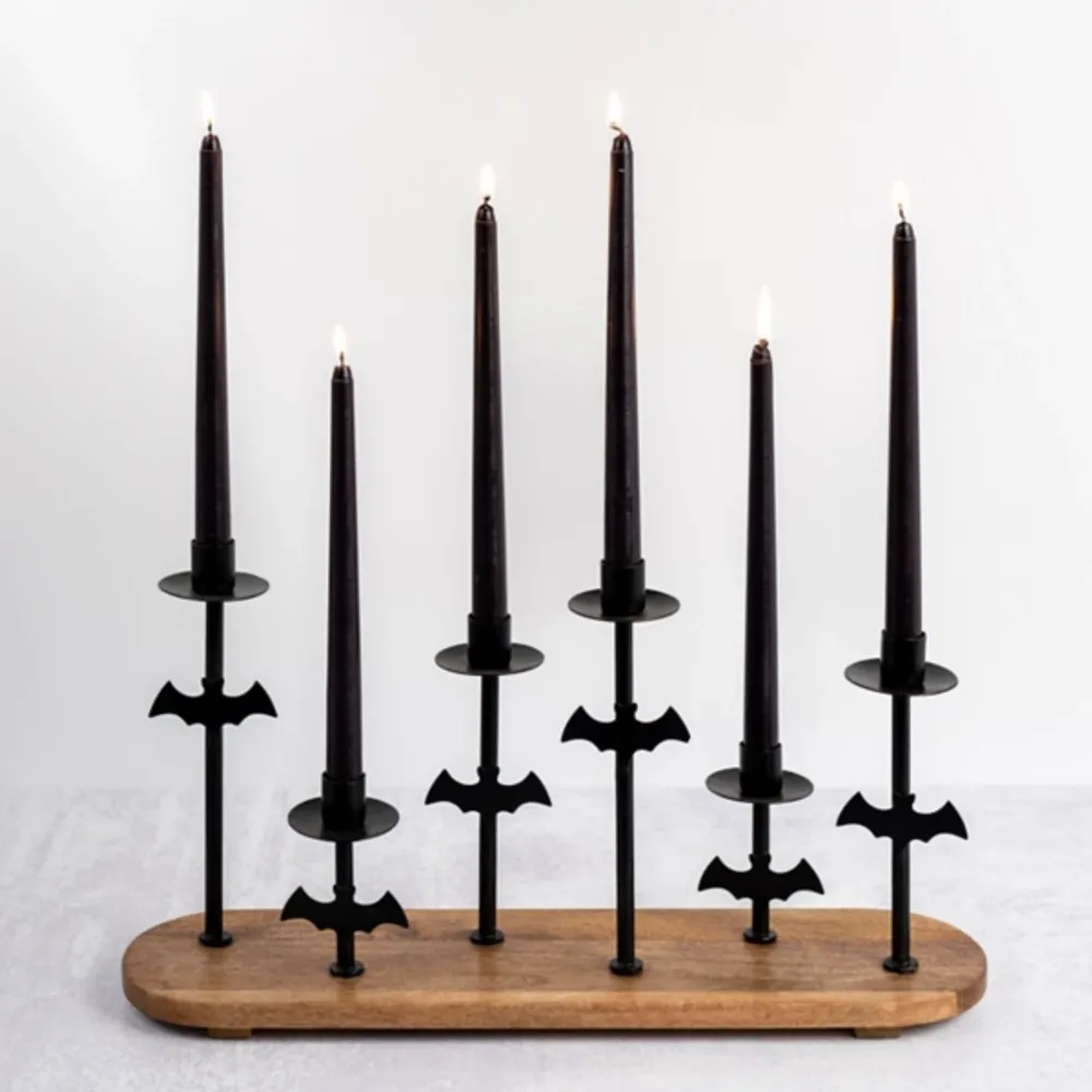 Candle holder outlet runner