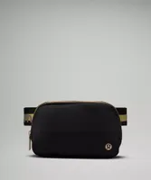 Lululemon Athletica good belt bag