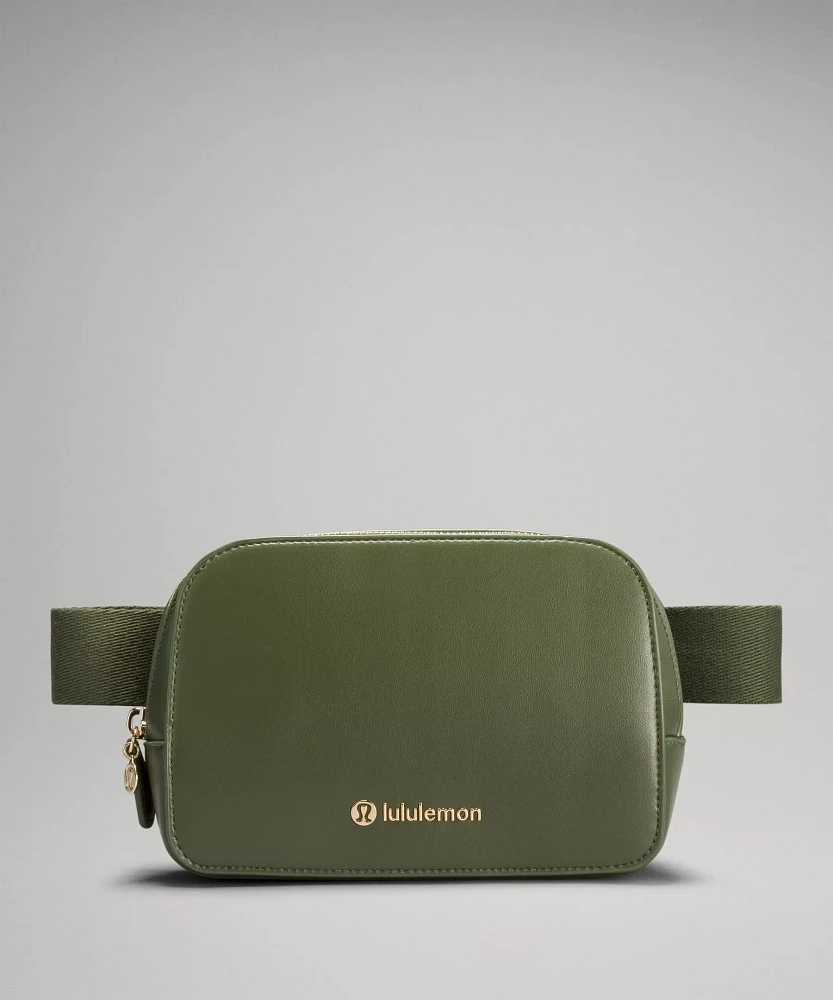 Lululemon hotsell Everywhere belt bag green