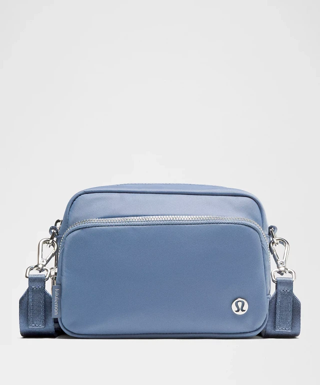 Lululemon athletica Everywhere Crossbody Bag 2L *Metal