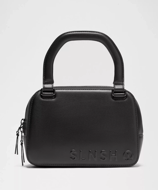 【ルルレモン】クロスボディーバック Curved with Top Handle 3L Curved Crossbody Bag 3L | Men's Bags,Purses,Wallets | lululemon