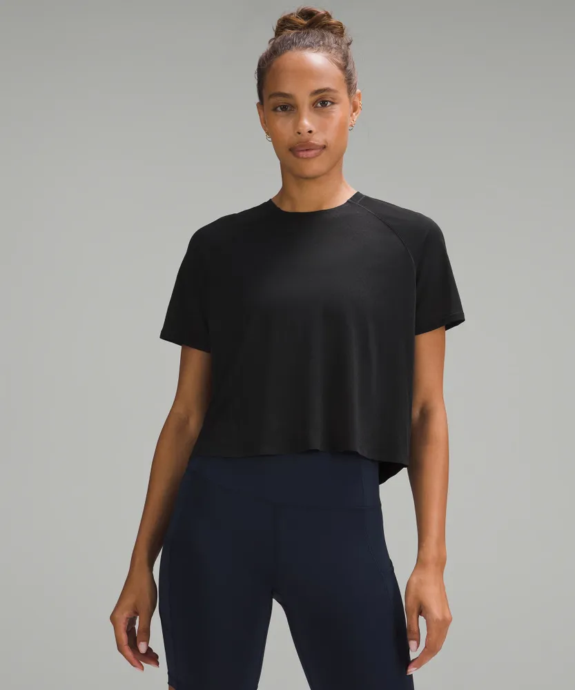 Lululemon store short length