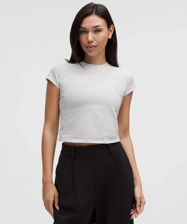【lululemon】メッシュ☆Nulu Mesh-Back Baby Tee☆半袖トップス Nulu Mesh-Back Baby Tee | Women's Short Sleeve Shirts