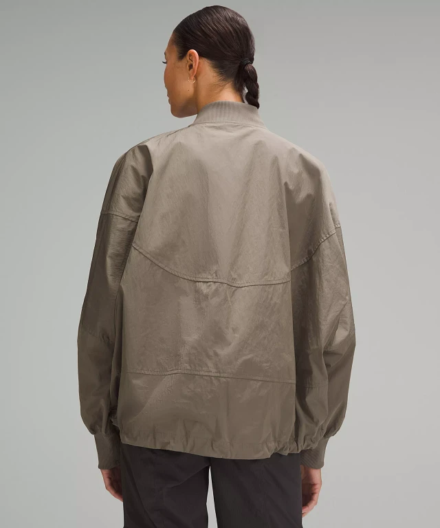 【ルルレモン】軽量 Lightweight Hem-Cinch Bomber Jacket Lululemon Lightweight Hem-Cinch Bomber Jacket - Black - lulu