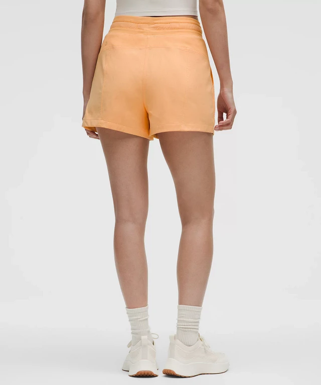 【ルルレモン】ショートパンツDance Studio High-Rise Short 3.5 Dance Studio High-Rise Short 3.5