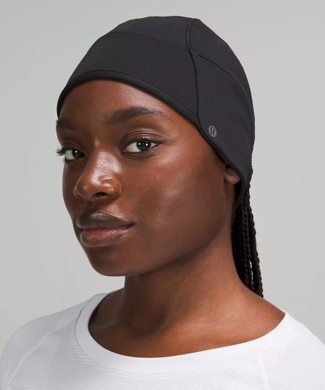 Lululemon hat sales with ponytail hole