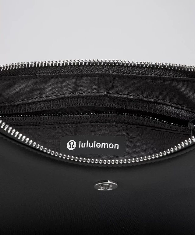 ●lululemon ルルレモン●シティ エッセンシャル ポーチ ミニ City Essentials ポーチ *ミニ | バッグ | Lululemon JP