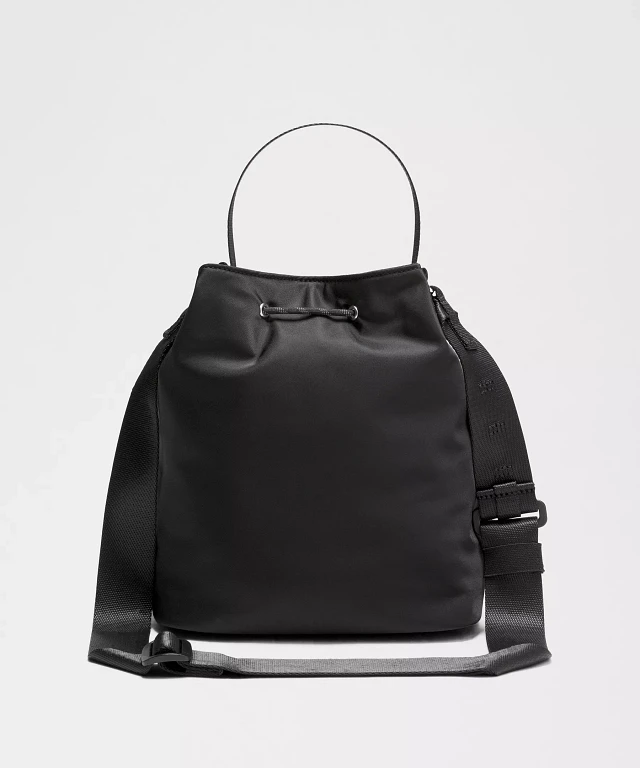 LululemonインチDrawstring バックパック Lululemon Drawstring Bucket Backpack 10L - Black - lulu fanatics