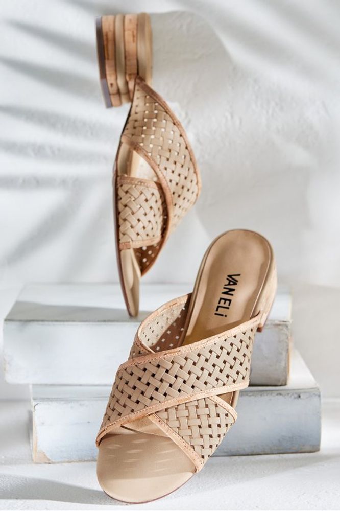 Vaneli discount cork sandals