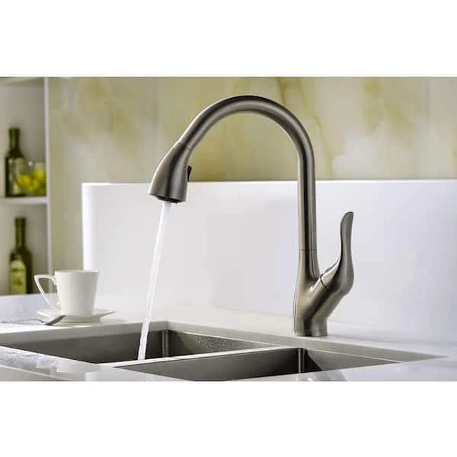 ANZZI Accent Series Single-Handle Pull-Down Sprayer Kitchen Faucet 