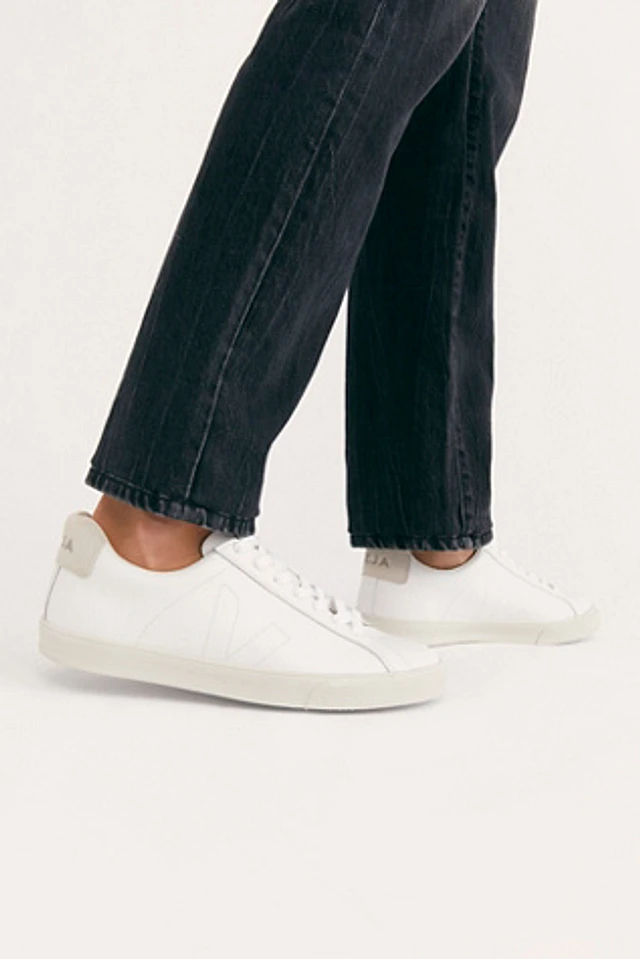 【送料&関税込】Veja esplar Sneakers Womens Veja Esplar Sneakers In White/Metallic | Soletrader