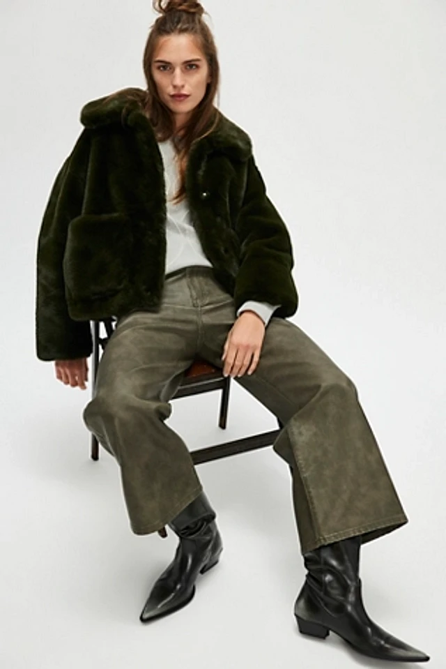 Traci Curly Faux Fur Coat ~ Biscuit – Chic Streets
