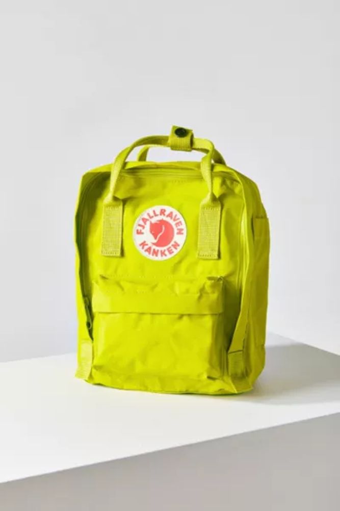 Kanken mini 2024 urban outfitters