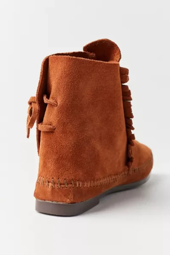 Two button hardsole hot sale boot minnetonka