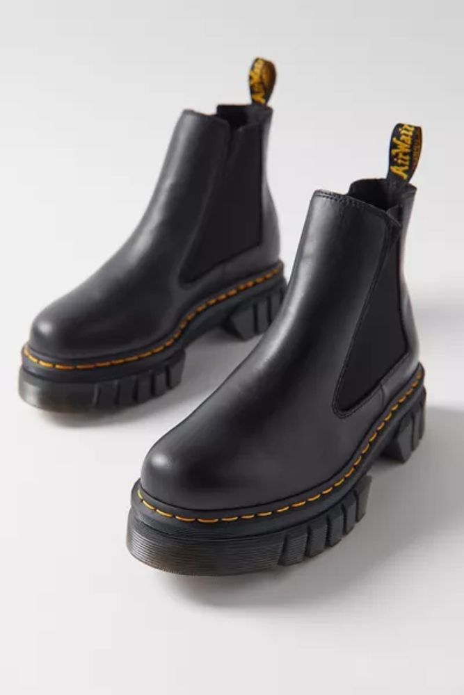 Quad leather store platform chelsea boots