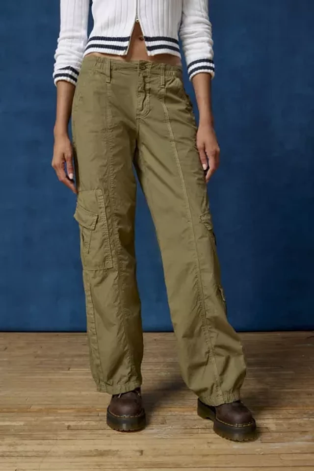 BDG Y2K Low-Rise Relaxed Cargo Pant | The Summit