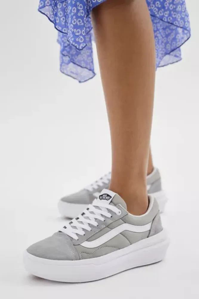 Urban outfitters old skool 2024 vans