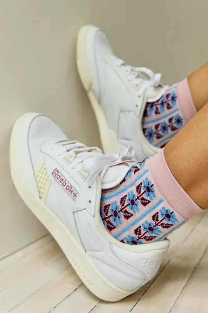 Reebok sneakers best sale urban outfitters