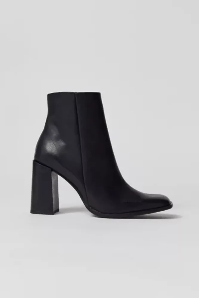 Urban outfitters black ankle on sale boots