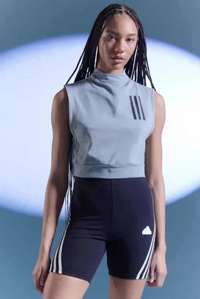 Adidas matching crop sales top and shorts