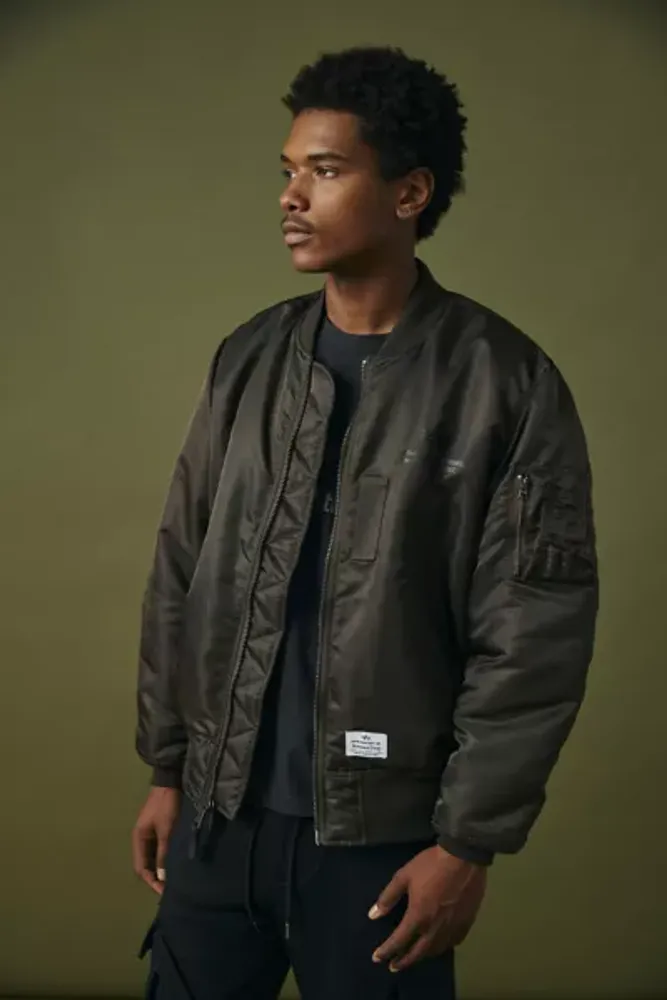 Urban outfitters 2024 black bomber jacket